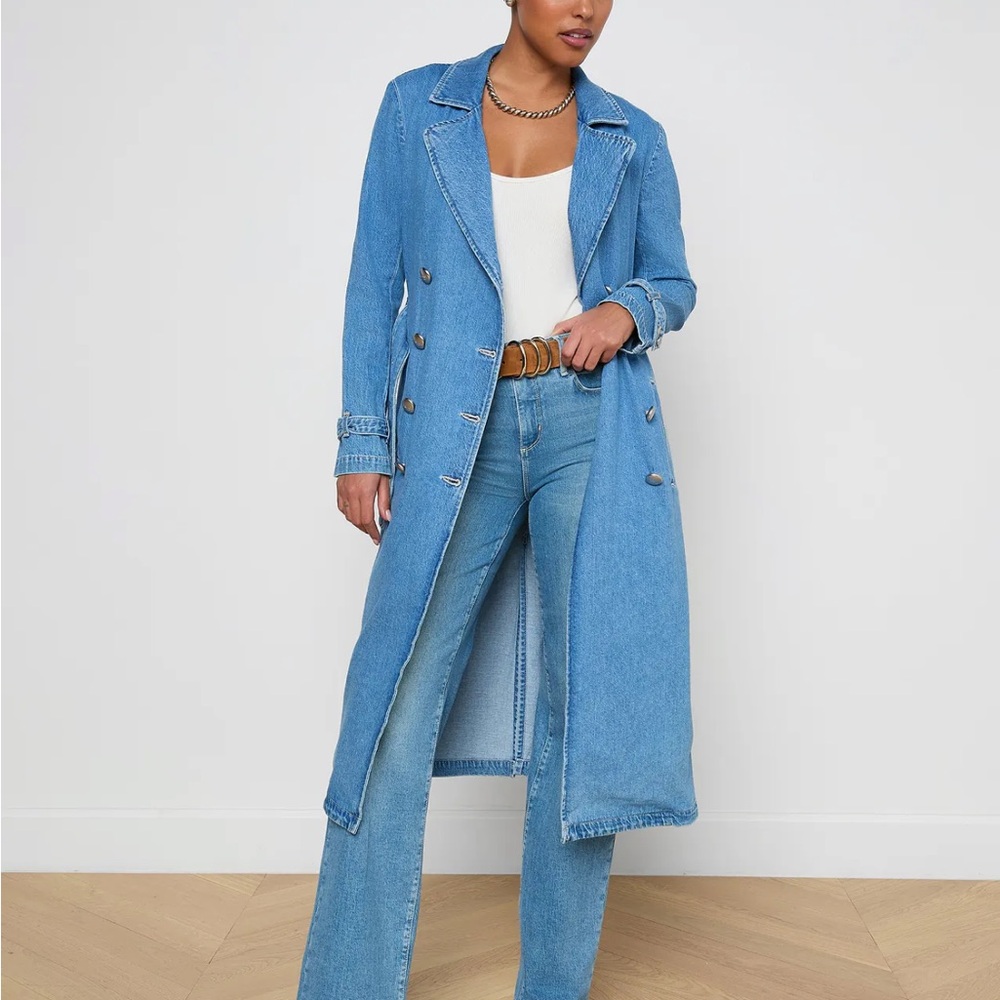 L'AGENCE Bradley Denim Trench Coat in Anaheim